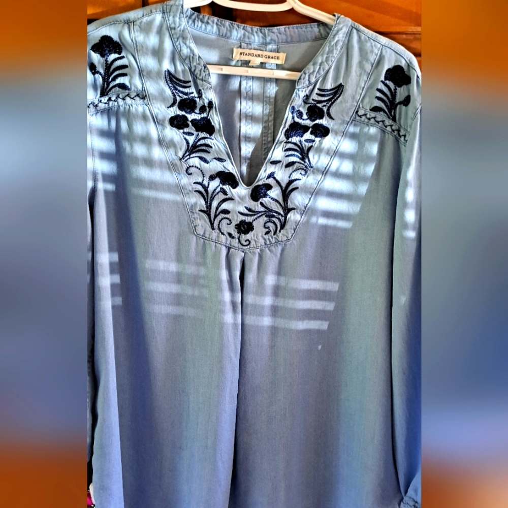 Ladies Standard Grace Embroidered Tunic Chambray Top 100% Lyocell Size Lrg